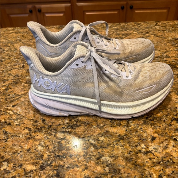 HOKA Clifton 9 Women's Running Shoes - Picture 2 of 4